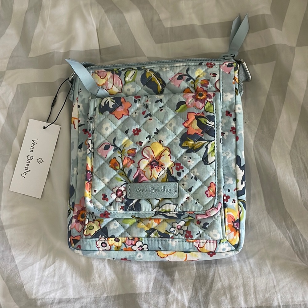 Brand: Vera Bradley